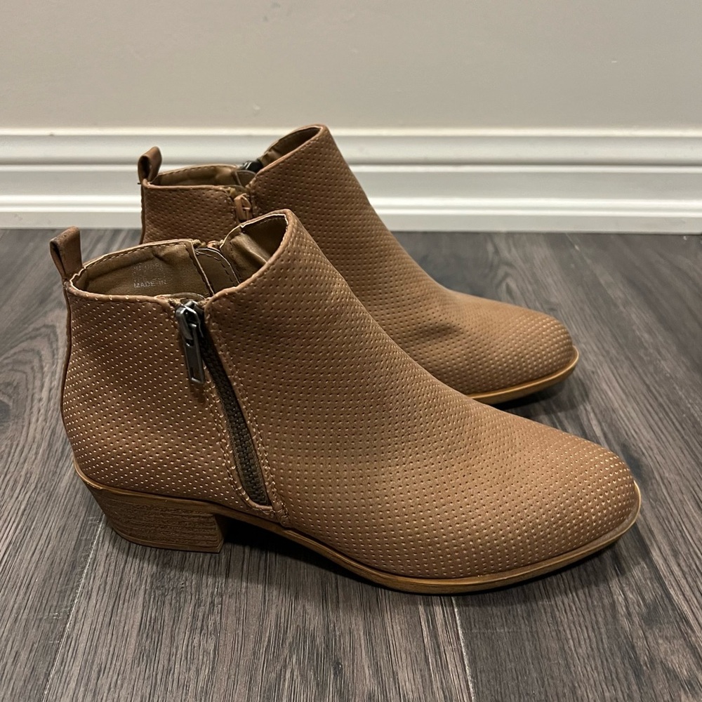 Madden Girl Beige Tan Ankle Boots